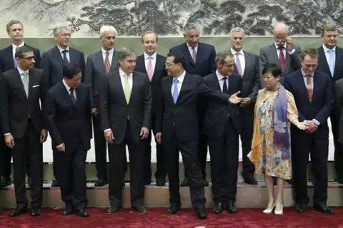 中新社刘震摄
