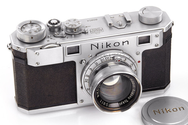 Nikon I