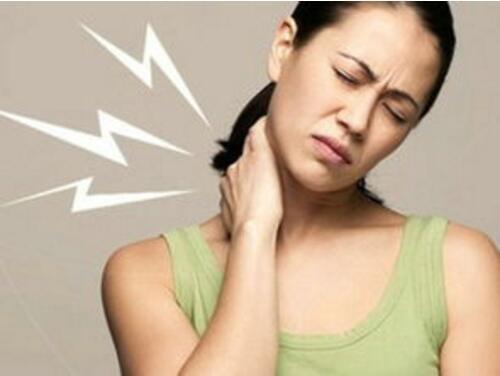 为什么颈椎病会引起头痛 它的中医治疗法