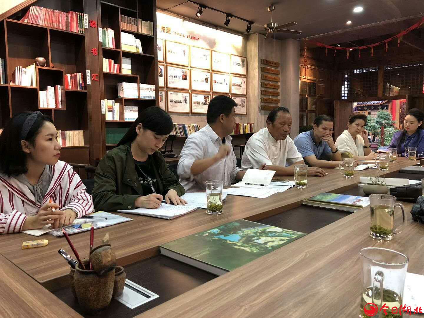 湖北省陸羽茶文化研究會評選上《茶周刊》全國十大茶葉行業(yè)組織之一15.jpg