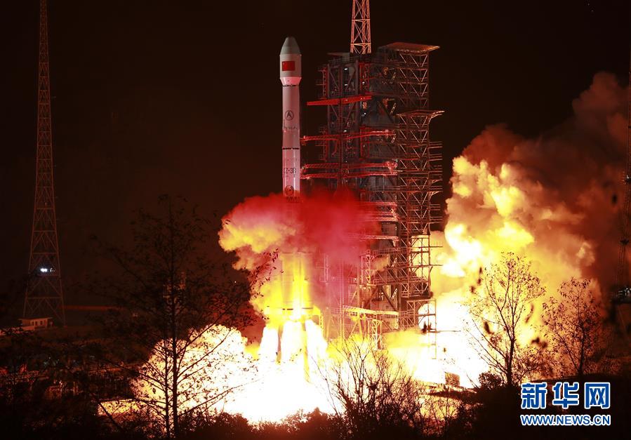“中星2D”卫星成功发射 中国航天2019年实现开门红.jpg