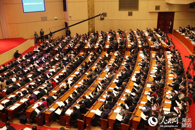 现场高清图：湖北省十三届人大二次会议开幕6.jpg