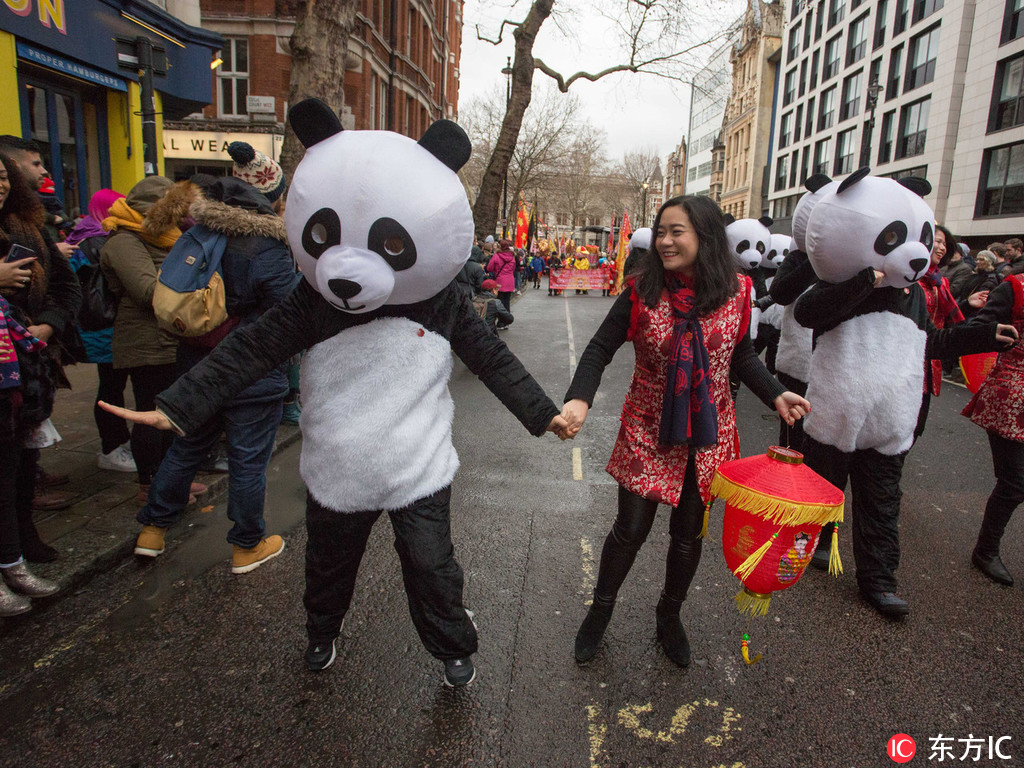 伦敦举行游行庆典庆祝新春2.jpg