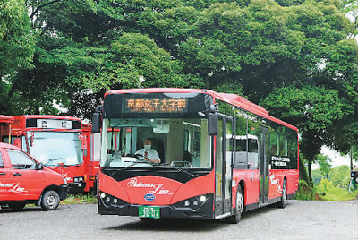 中國(guó)汽車(chē)，沿著一帶一路跑起來(lái)2.jpg