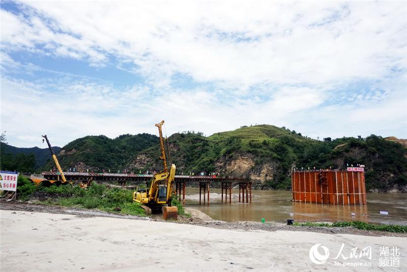 湖北十堰：漢江天河口大橋加快建設6.jpg