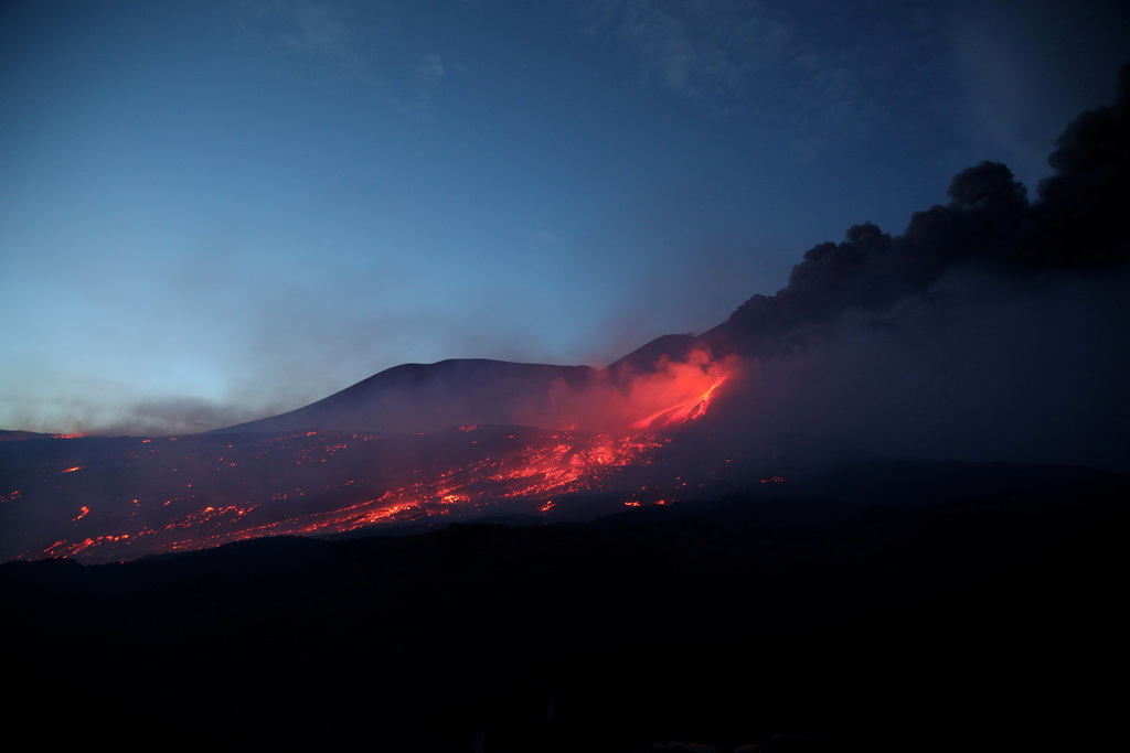 欧洲最活跃火山埃特纳喷发8.JPG
