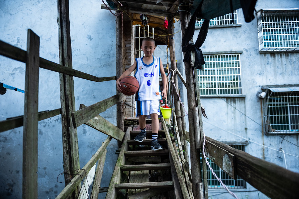 篮球为山区少年插上梦想的“翅膀”3.JPG