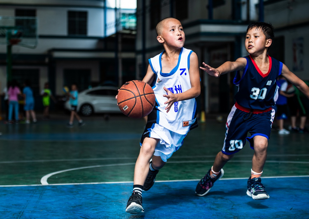 篮球为山区少年插上梦想的“翅膀”8.JPG