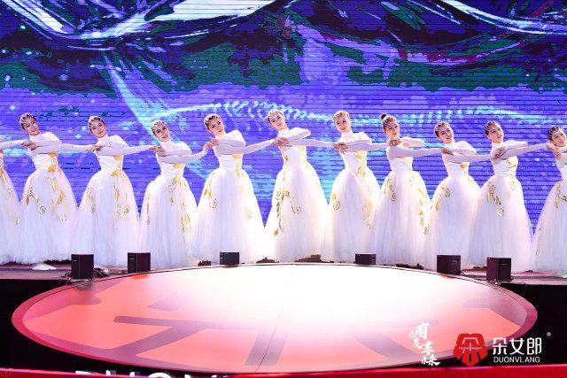 长江见证,五千人共启:2017朵女郎两周年新品发布会