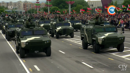 白俄罗斯装备的中国产CS/VN-3C轮式装甲车