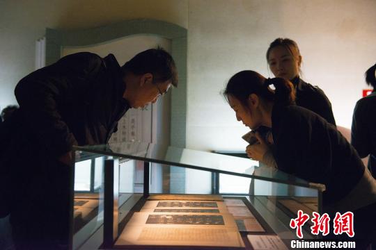 百件中国古代书籍装潢精品文献在沪展出