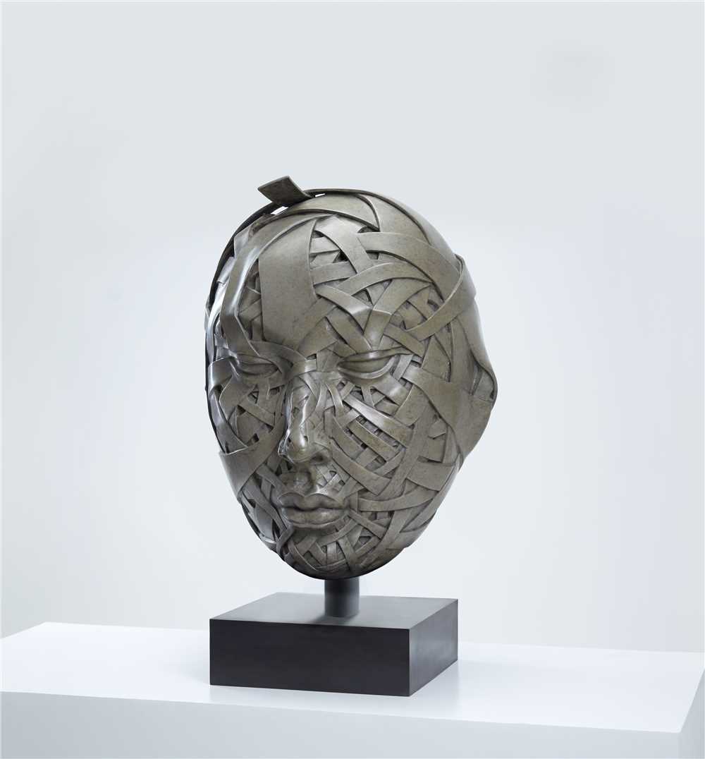 羅杰雕塑作品  《未來佛》42x41.5x64cm 鑄銅化學(xué)熱著色 2017.jpg