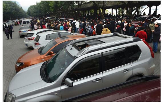 春節(jié)攜家人自駕出游？彈個(gè)車“一成首付”開新車