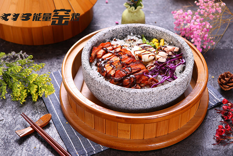 阿拉伯窑烤鸡腿肉拌饭.jpg