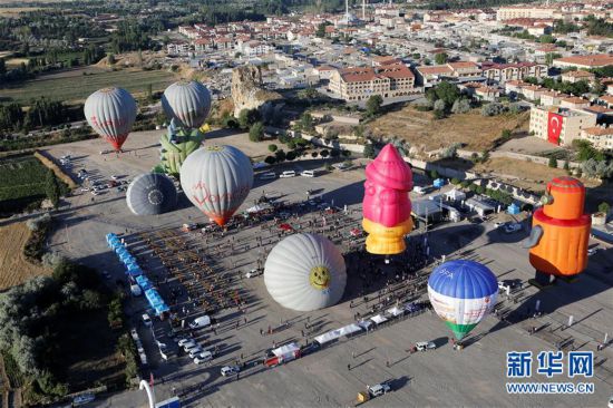 （国际）（4）首届卡帕多基亚国际热气球节开幕