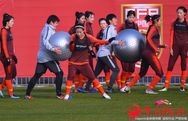 在武汉训练时的女足