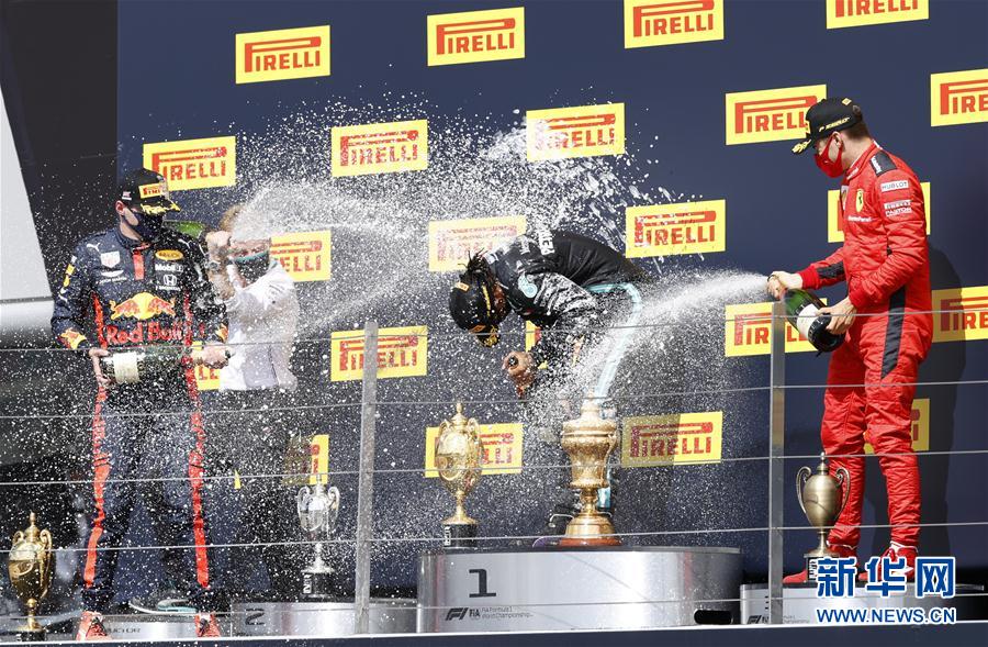 （体育）（2）赛车——F1英国大奖赛：汉密尔顿夺冠