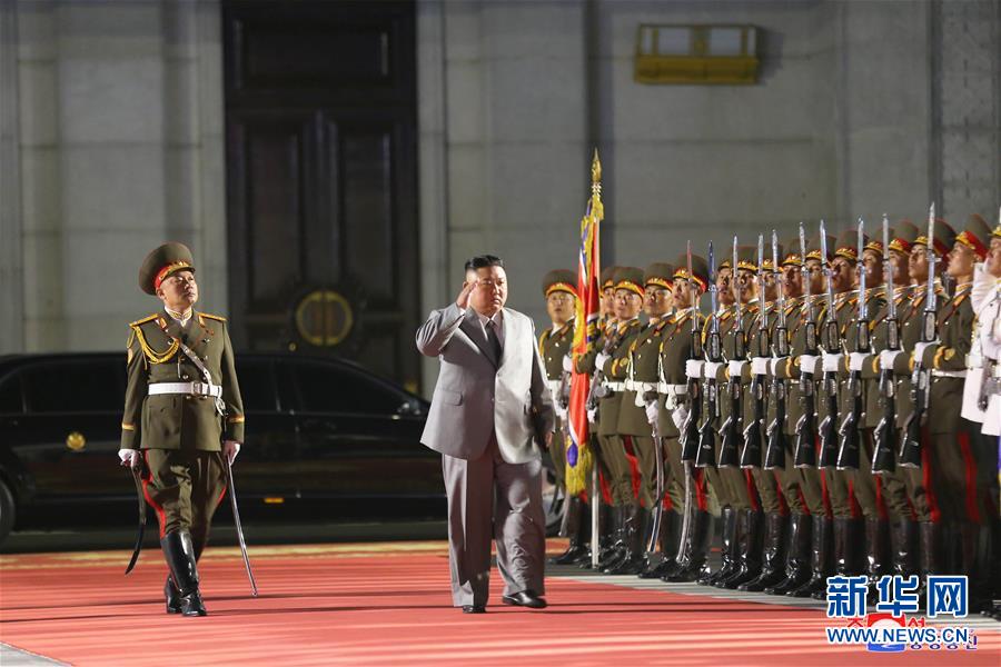 （新華網）朝鮮舉行閱兵式慶祝勞動黨建黨75周年