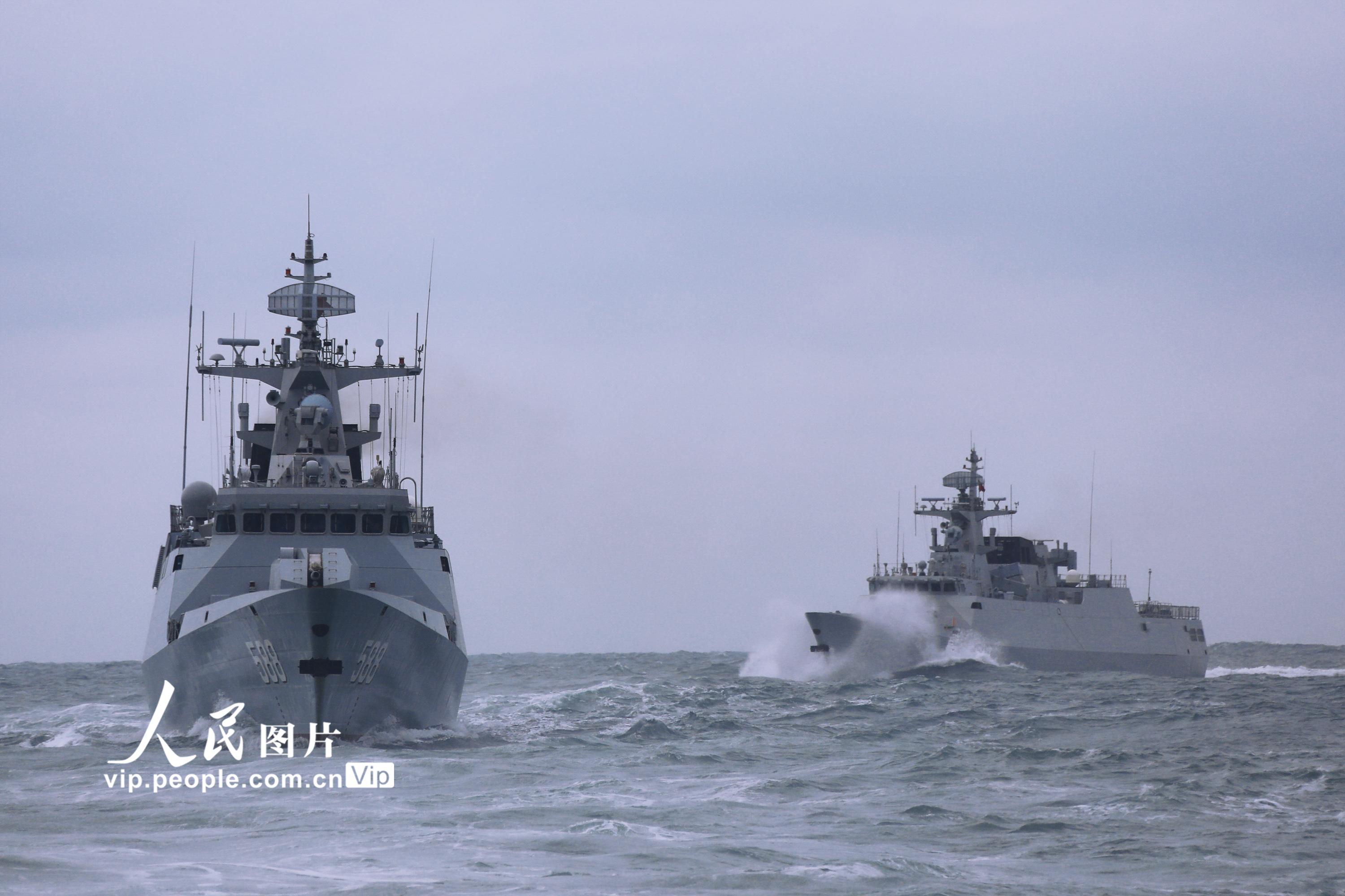 東部戰區海軍某護衛艦支隊開展實戰化訓練