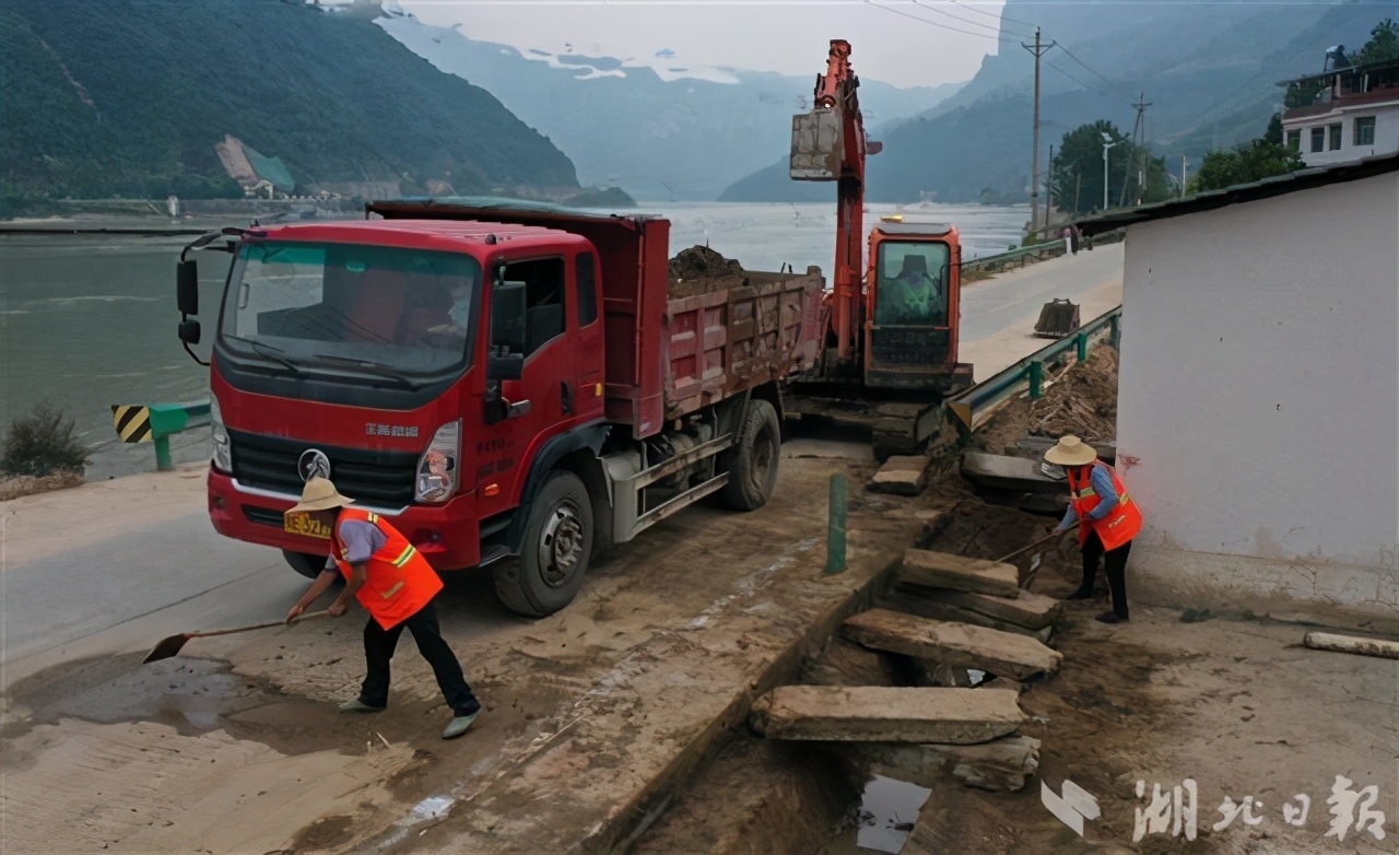 宜昌疏通受損公路