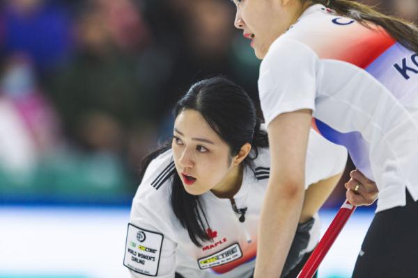 女子冰壺世錦賽決賽瑞士將對(duì)陣韓國(guó)