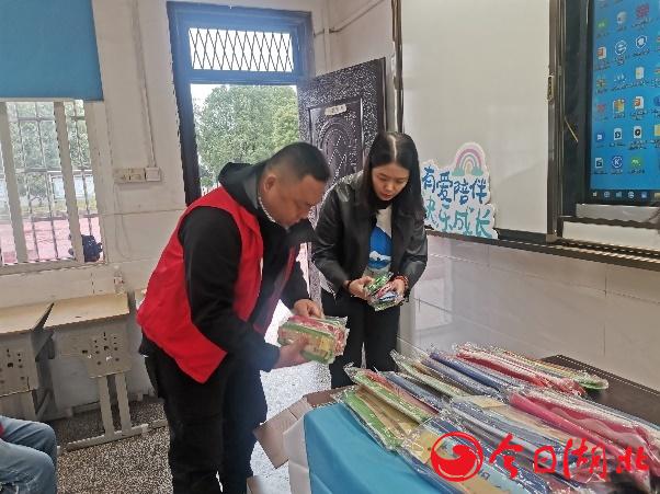 富德生命人壽安全公益課堂走進(jìn)荊州市藤店小學(xué)