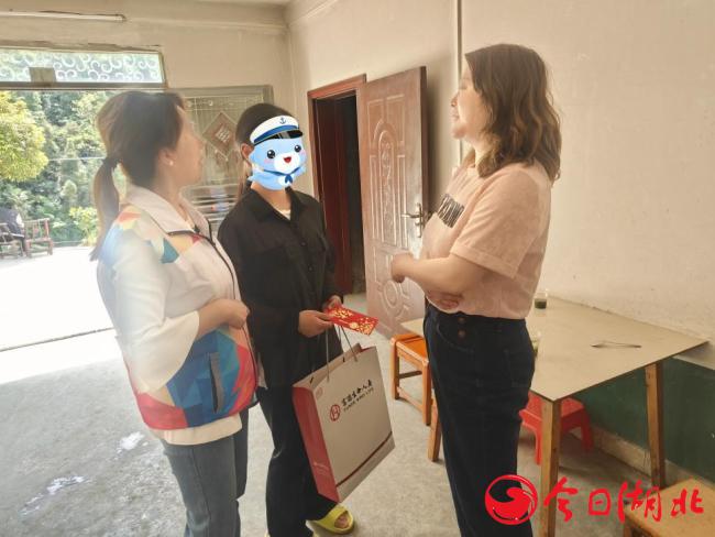 爱心跨越山乡，点亮希望之光——“小海豚计划”一对一帮扶走进秭归县两河口镇中心观村