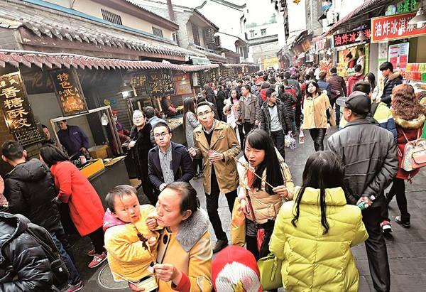 泡溫泉滑雪 元旦旅游湖北市民最愛“冰火兩重天”