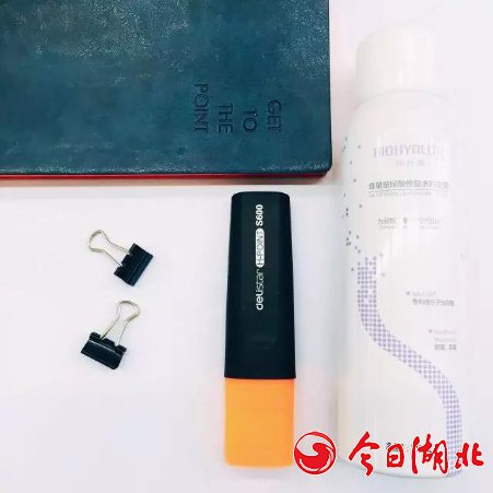 可以喷的玻尿酸 打造超模“反光水感肌”专治彩妆各种不“服”！